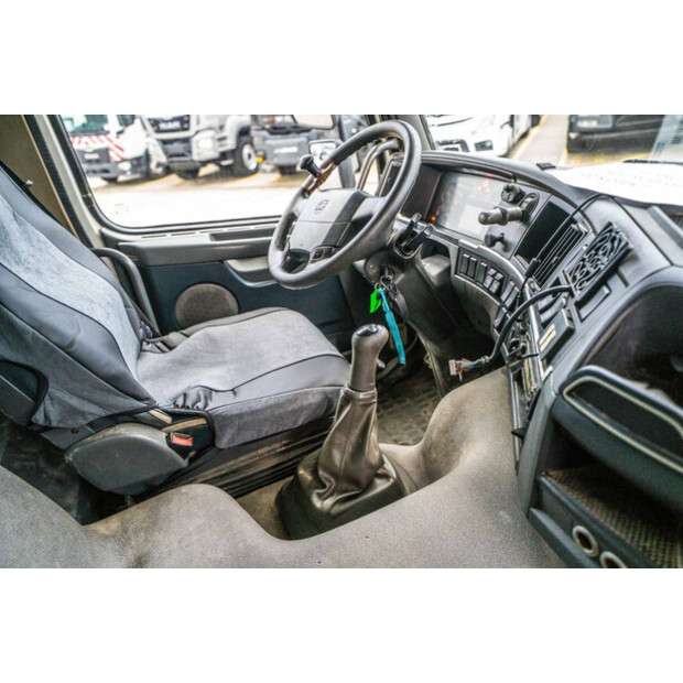 2011 فولفو FMX 420-44283876