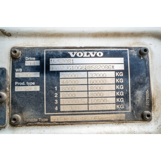 2011 فولفو FMX 420-44283881