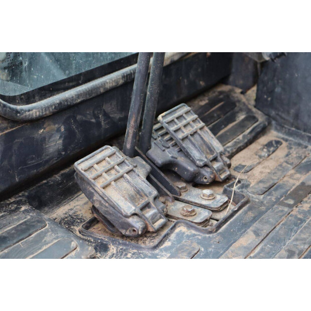 2014 BOBCAT E50-44284076