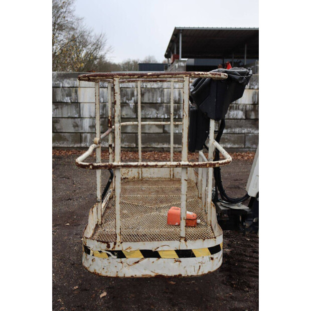 2016 NIFTY HR28-44284179