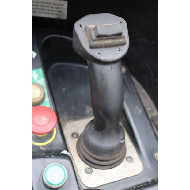 2016 NIFTY HR28-44284185