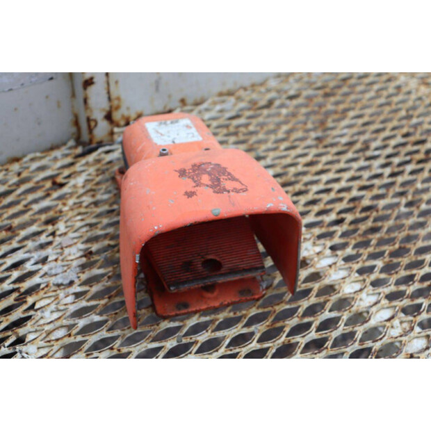 2016 NIFTY HR28-44284186