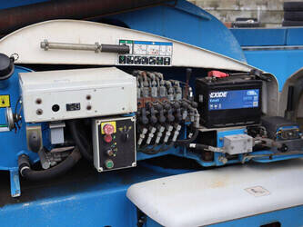 2013-nifty-hr21de-1394176-44284213