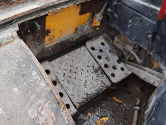 2002-jcb-160-44284295