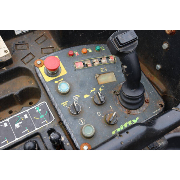 2013 نيفتي HR21D-44284339