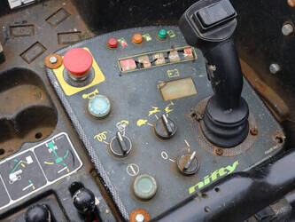 2013-nifty-hr21d-44284339