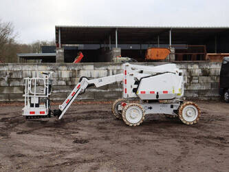 صورة ل رافعات سلة مفصلية 2012 جيه ال جي 340AJ للبيع في هولندا