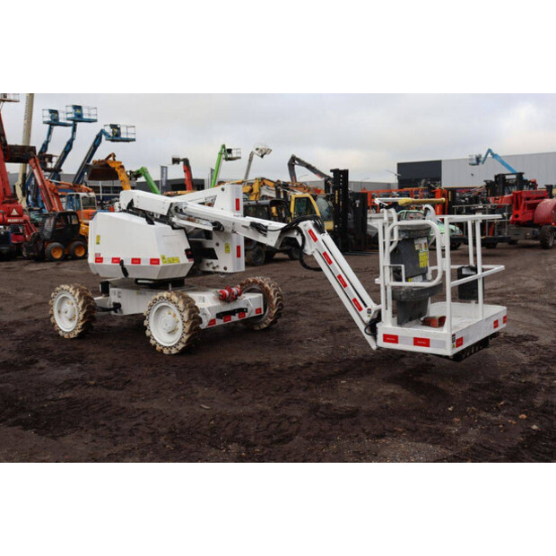 2012 جيه ال جي 340AJ-44284355