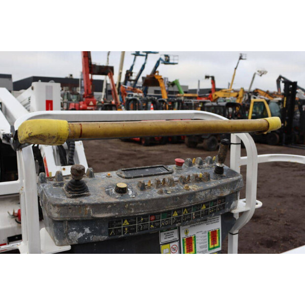 2012 جيه ال جي 340AJ-44284378