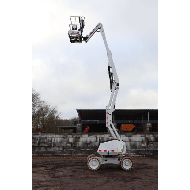 2012 جيه ال جي 340AJ-44284382