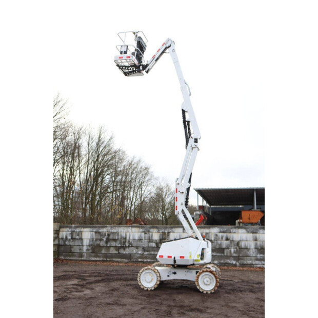 2012 جيه ال جي 340AJ-44284383