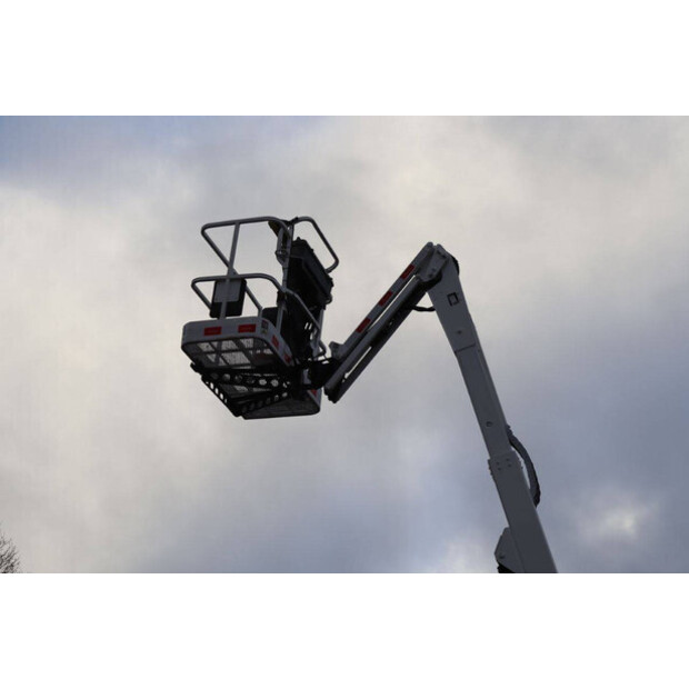 2012 جيه ال جي 340AJ-44284387