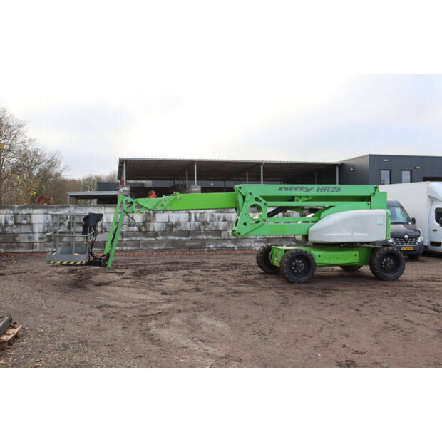 2015 NIFTY HR28DE-44284424