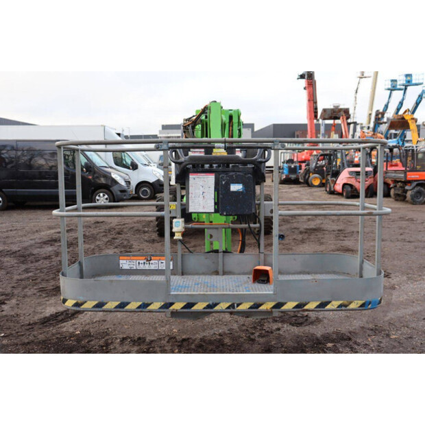 2015 NIFTY HR28DE-44284431