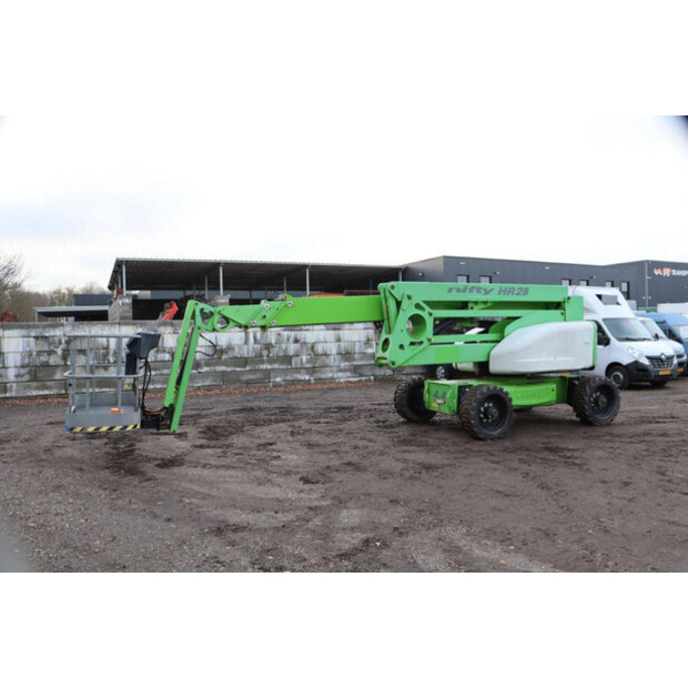 2015 NIFTY HR28DE-44284432