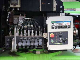 2015-nifty-hr28de-44284446