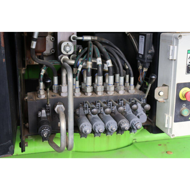 2015 NIFTY HR28DE-44284447