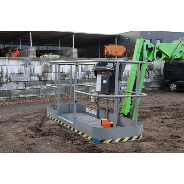 2015 NIFTY HR28DE-44284454