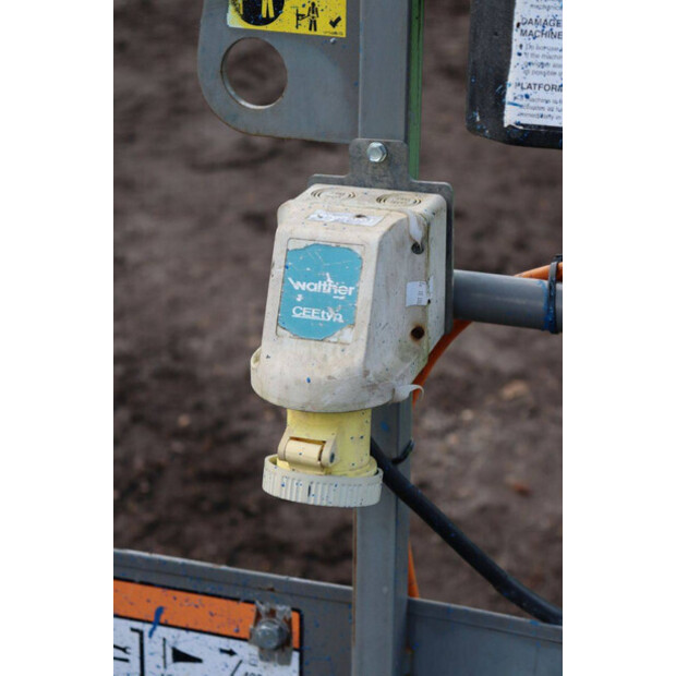 2015 NIFTY HR28DE-44284458