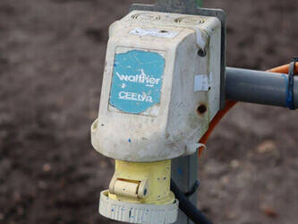 2015-nifty-hr28de-44284458