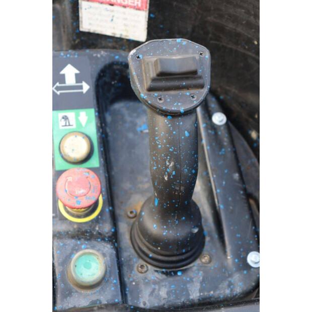 2015 NIFTY HR28DE-44284462