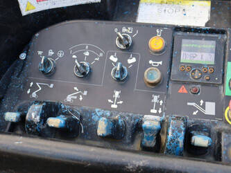 2015-nifty-hr28de-44284463