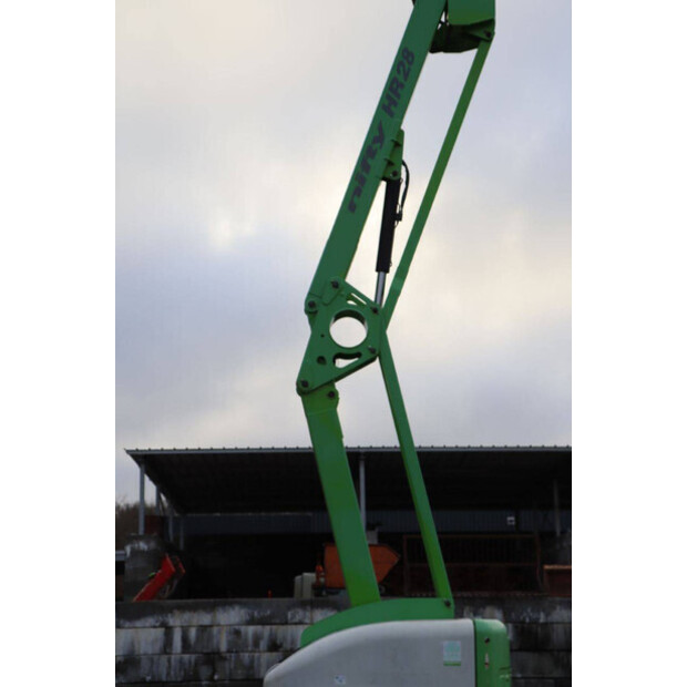 2015 NIFTY HR28DE-44284470