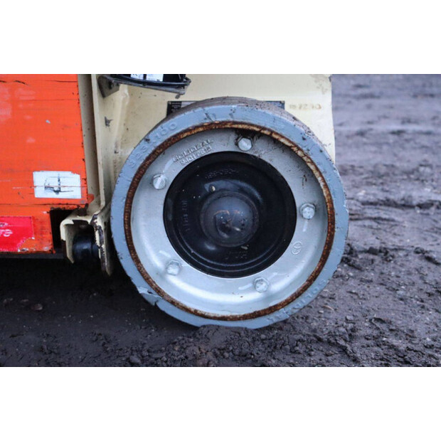 2014 جيه ال جي 1230ES-44284711