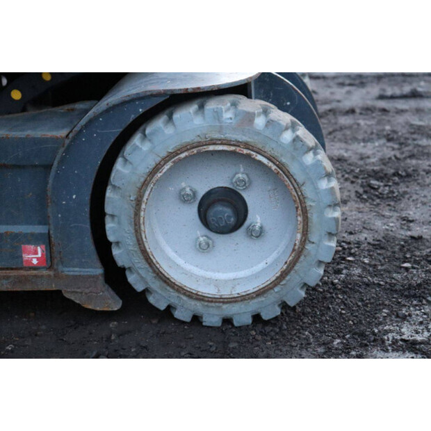 2015 ايه تي ان Piaf 880R-44284747