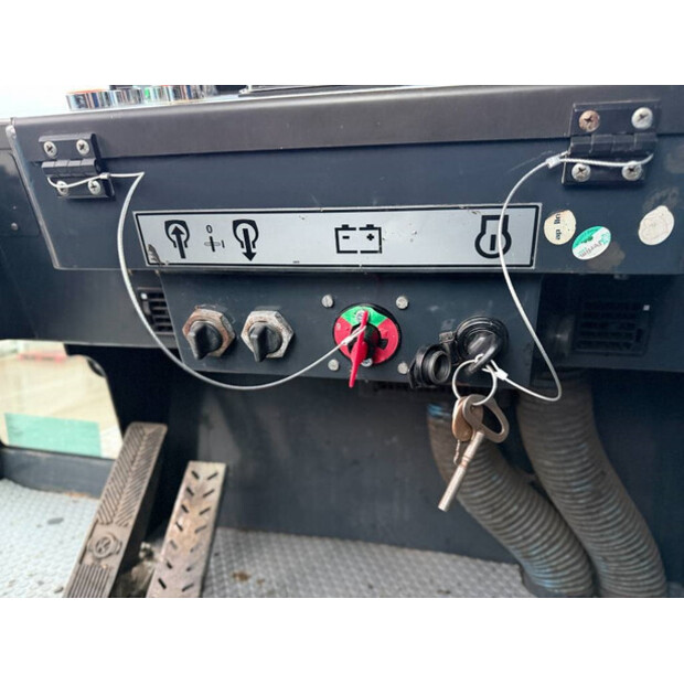 2005 بوماج BW24R-44284803