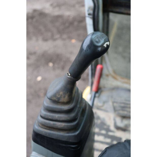 2010 New Holland E115SR-44284929