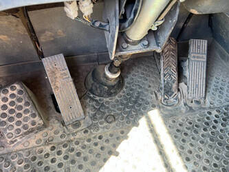 2001-volvo-a40d-1394195-44285096