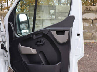 2016-renault-master-1394226-44285878