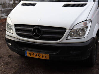 2011-mercedes-benz-sprinter-1394231-44285962