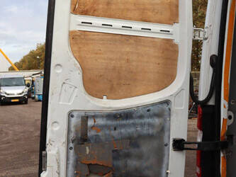 2011-mercedes-benz-sprinter-1394231-44285995