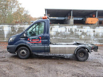 ford-transit-1394251-44286473