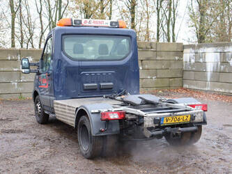 ford-transit-1394251-44286475