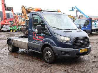 ford-transit-1394251-44286478