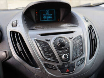 ford-transit-courier-1394258-44286670