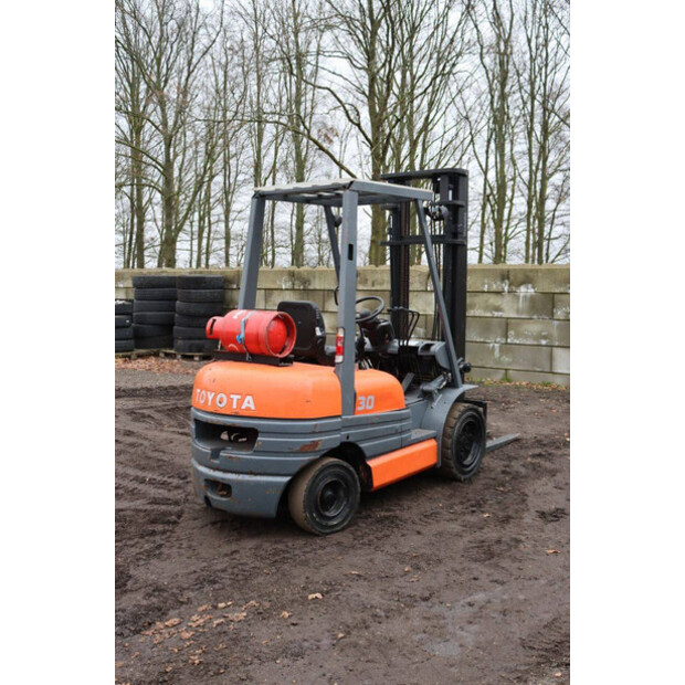 تويوتا 02-6FG-30-44287495