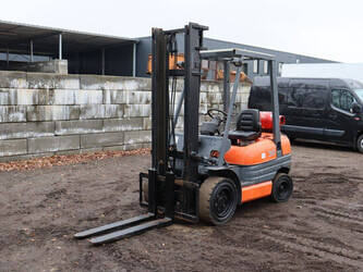 toyota-02-6fg-30-44287498