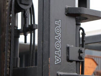 toyota-02-6fg-30-44287501