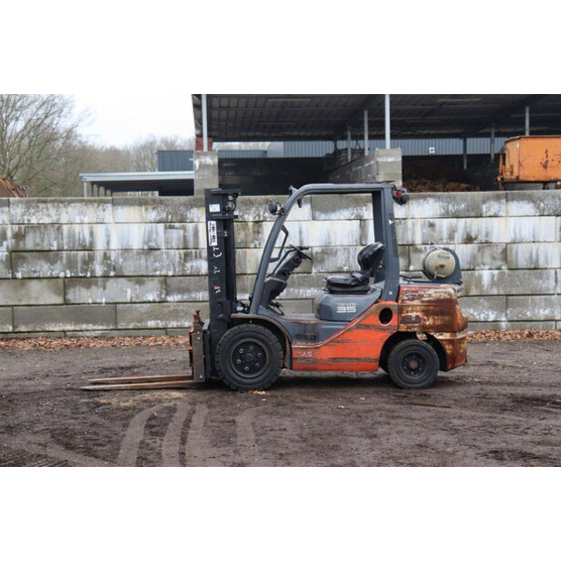 2016 تويوتا 02-8FGJF35-44287689