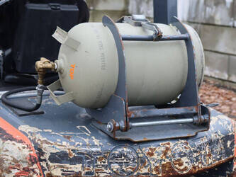 2016-toyota-02-8fgjf35-44287708