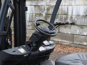 2016-toyota-02-8fgjf35-44287713