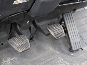 2016-toyota-02-8fgjf35-44287714