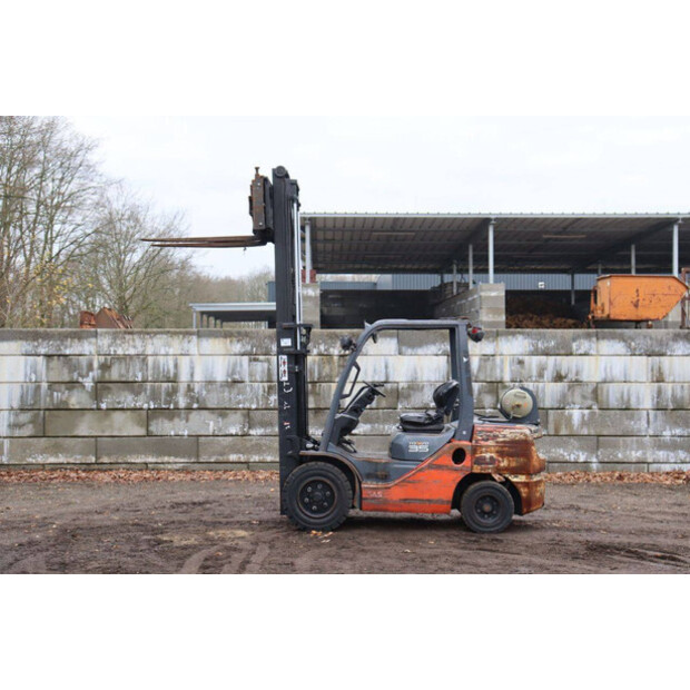 2016 تويوتا 02-8FGJF35-44287729