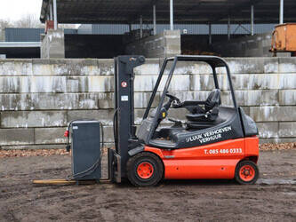 Image de ENGINS DE LEVAGE 2001 Linde E25-02