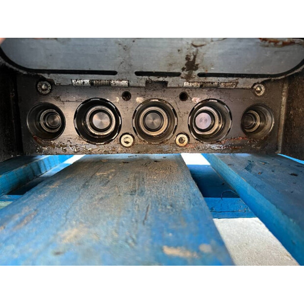 2017 OilQuick OQ65-44288148