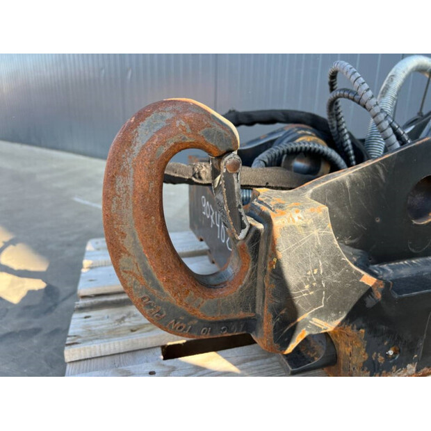 2021 OilQuick OQ65-44288160